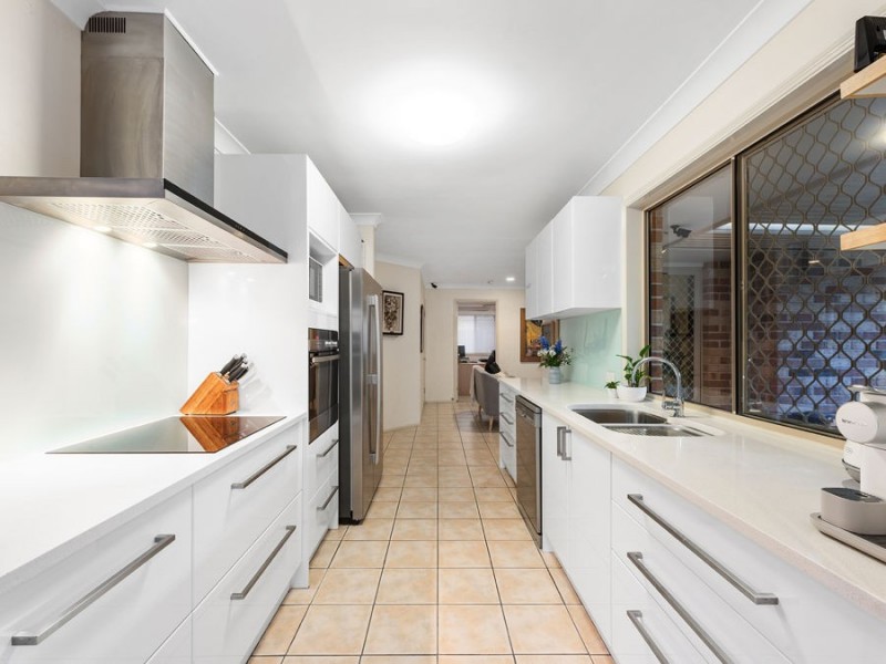 8 Ransom Place, Wakerley QLD 4154