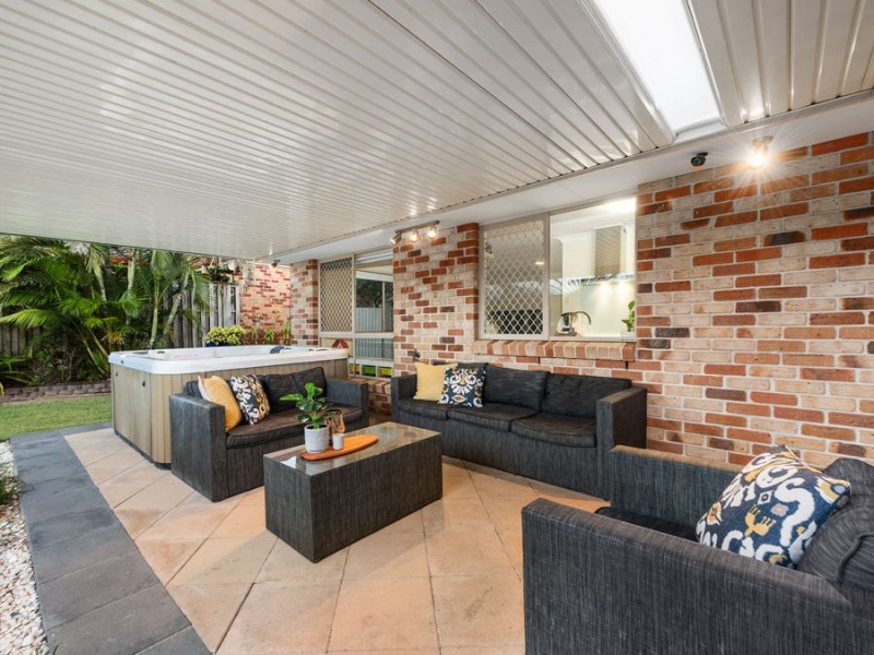 8 Ransom Place, Wakerley QLD 4154