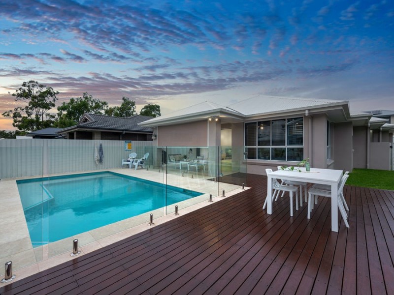 15 Harrogate Place, Gumdale QLD 4154