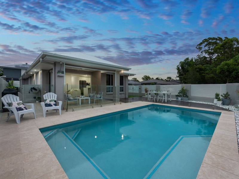 15 Harrogate Place, Gumdale QLD 4154