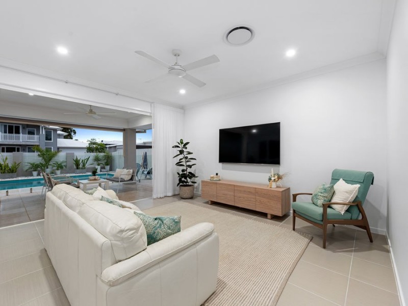 15 Harrogate Place, Gumdale QLD 4154