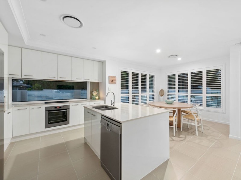 15 Harrogate Place, Gumdale QLD 4154