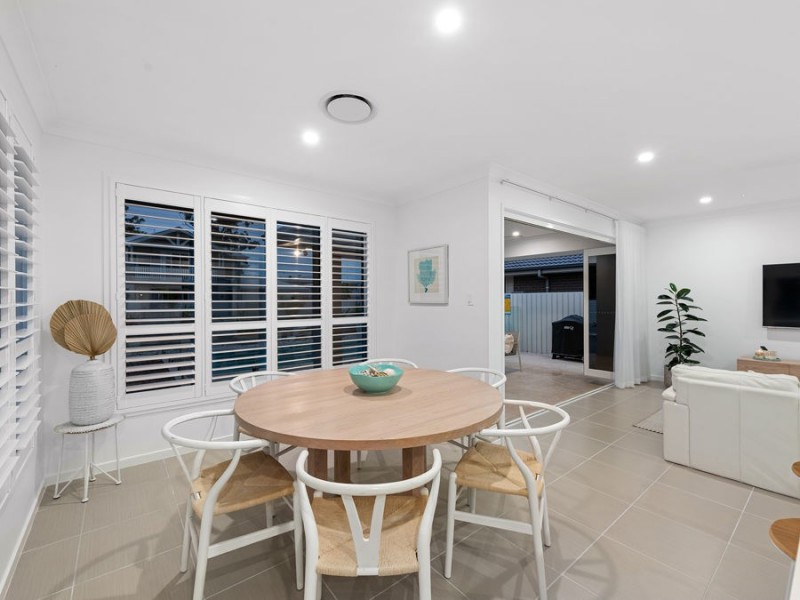 15 Harrogate Place, Gumdale QLD 4154