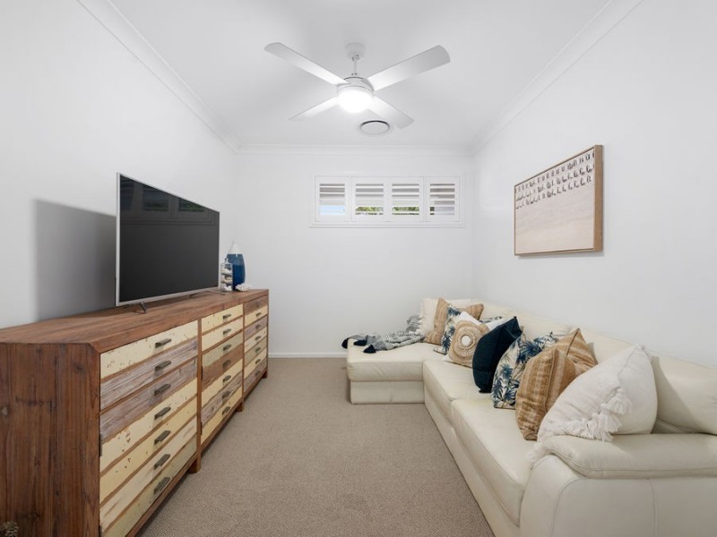 15 Harrogate Place, Gumdale QLD 4154