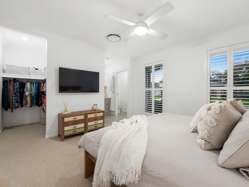 15 Harrogate Place, Gumdale QLD 4154