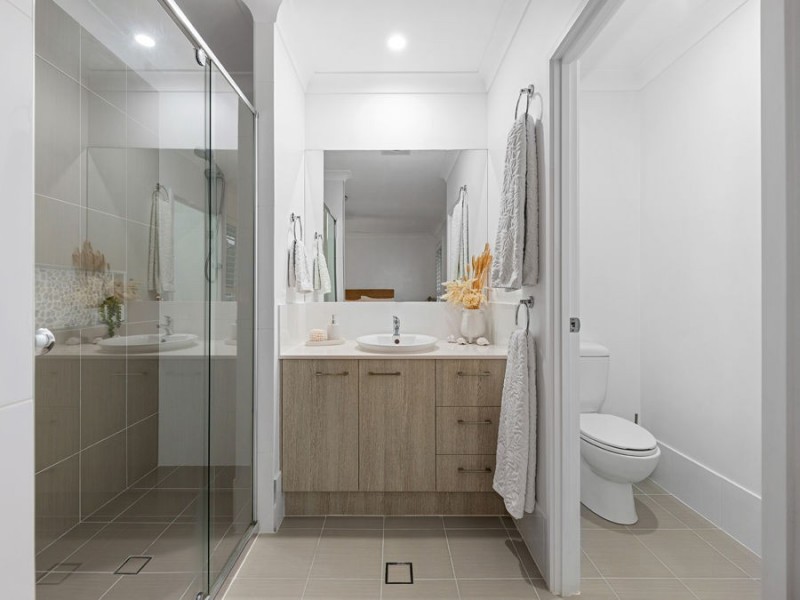 15 Harrogate Place, Gumdale QLD 4154