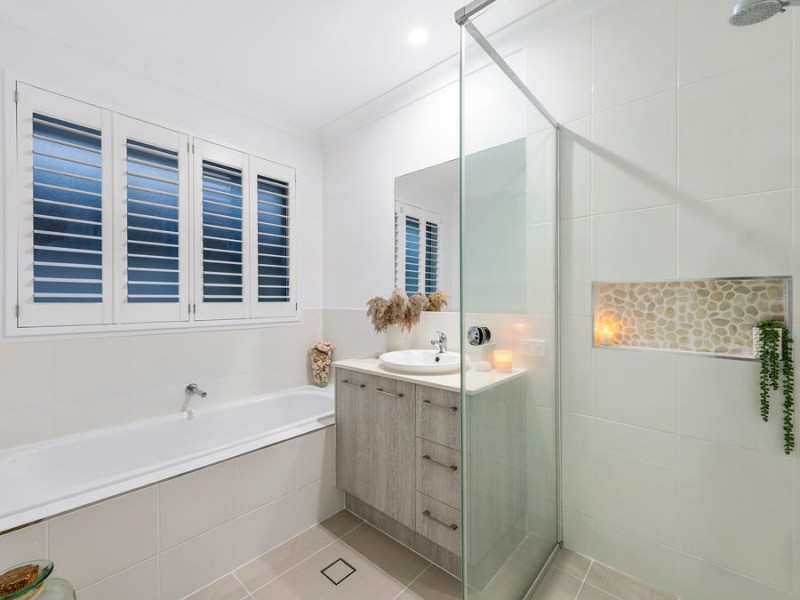 15 Harrogate Place, Gumdale QLD 4154