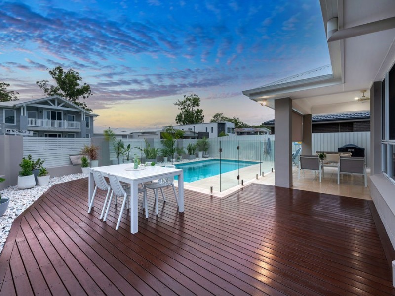 15 Harrogate Place, Gumdale QLD 4154