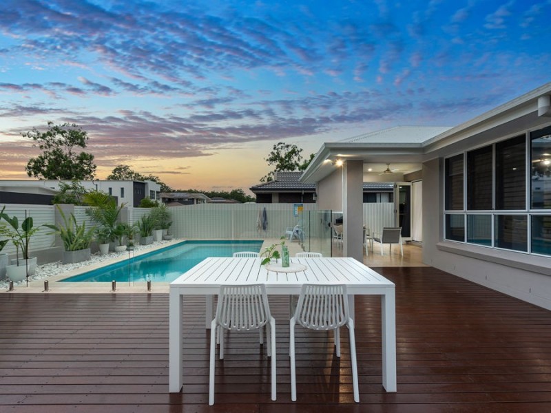 15 Harrogate Place, Gumdale QLD 4154