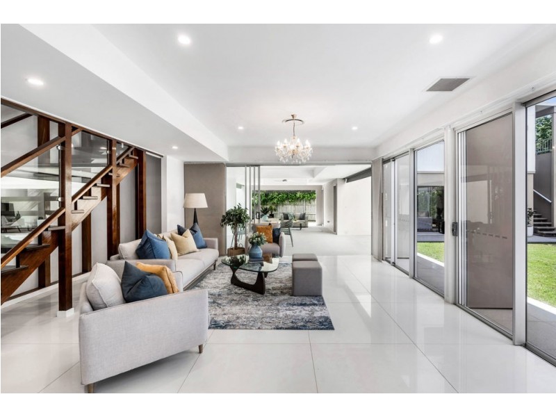 18 Nile Close, Wakerley QLD 4154