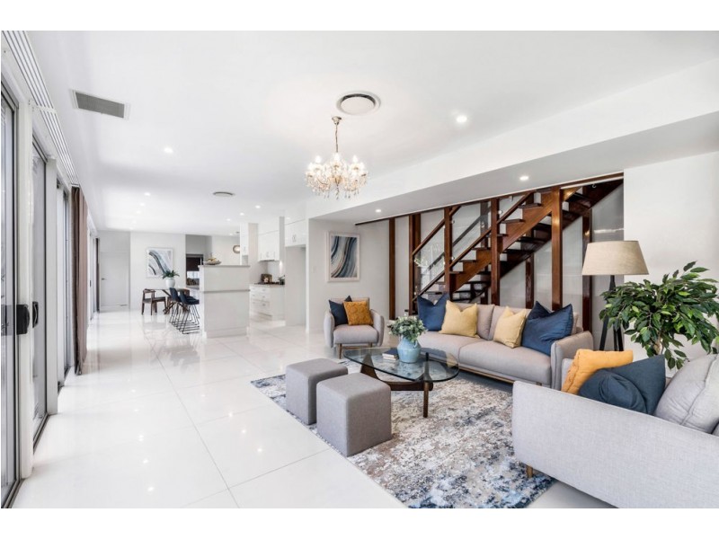 18 Nile Close, Wakerley QLD 4154
