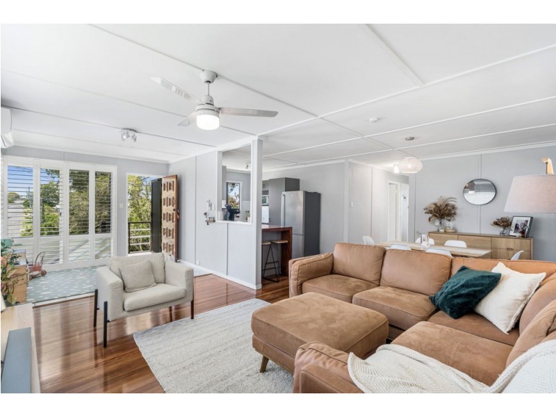 86 Roseneath Parade, Wynnum West QLD 4178