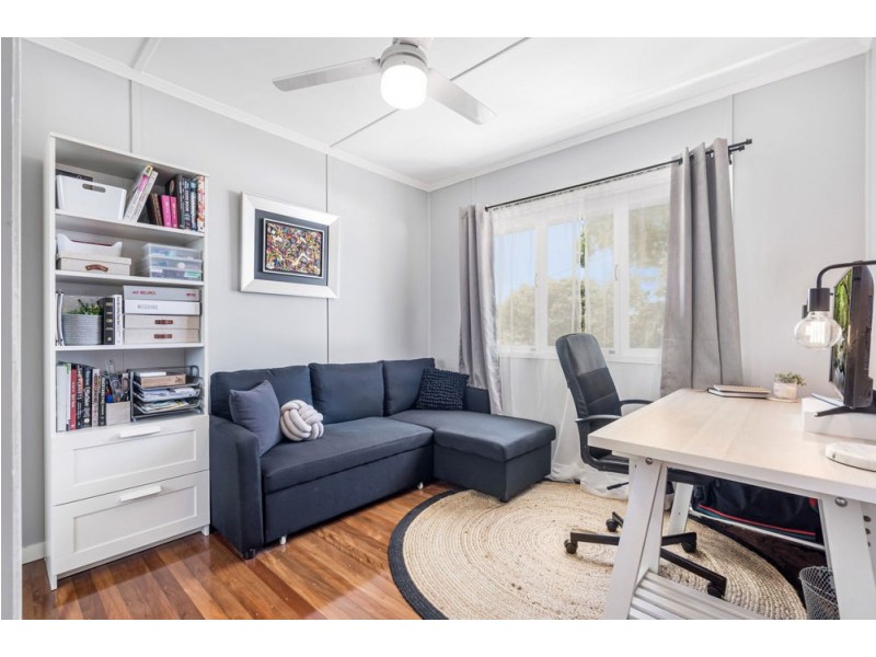 86 Roseneath Parade, Wynnum West QLD 4178