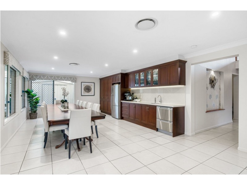 2 Gabrielle Place, Manly West QLD 4179