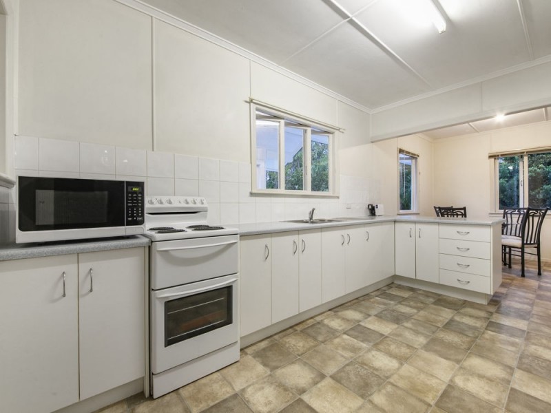 2321 Wynnum Road, Wynnum QLD 4178