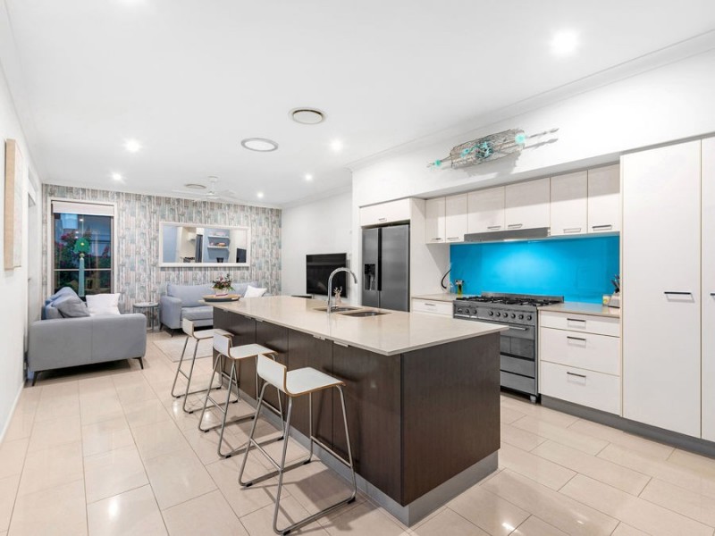 37 Brook Street, Wakerley QLD 4154