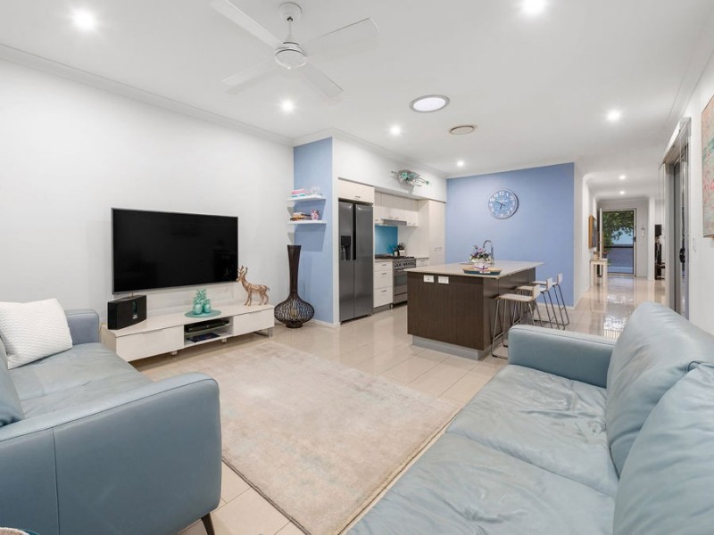 37 Brook Street, Wakerley QLD 4154