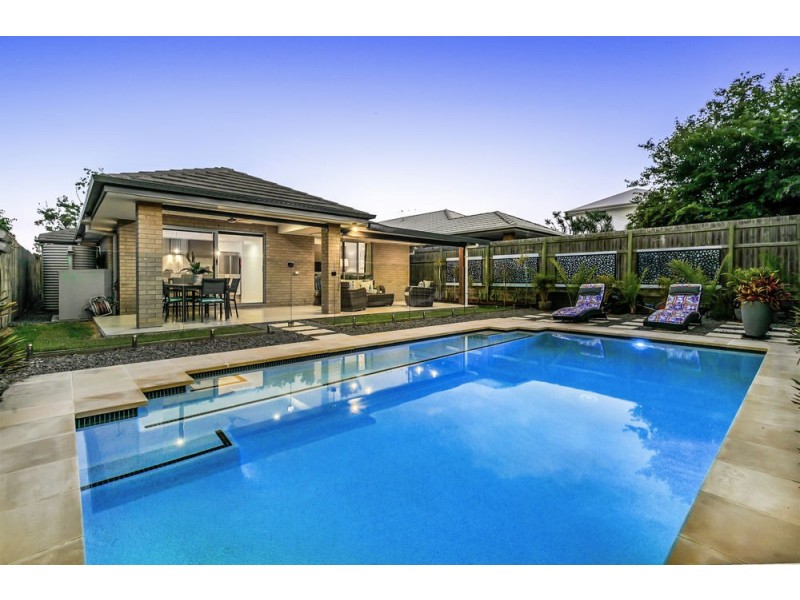 47 Schooner Circuit, Manly West QLD 4179