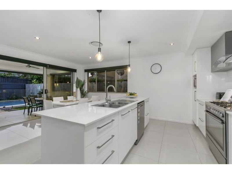 47 Schooner Circuit, Manly West QLD 4179