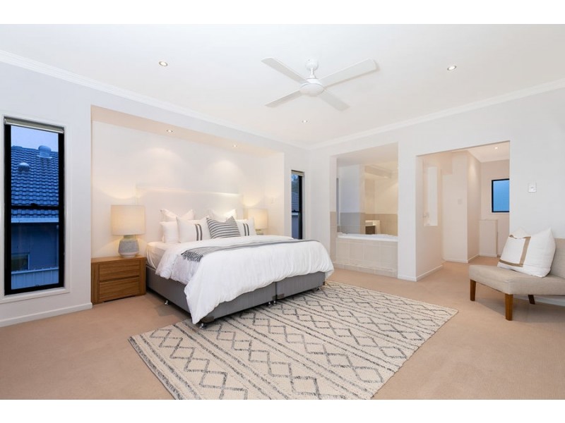 29 Warren Street, Wakerley QLD 4154