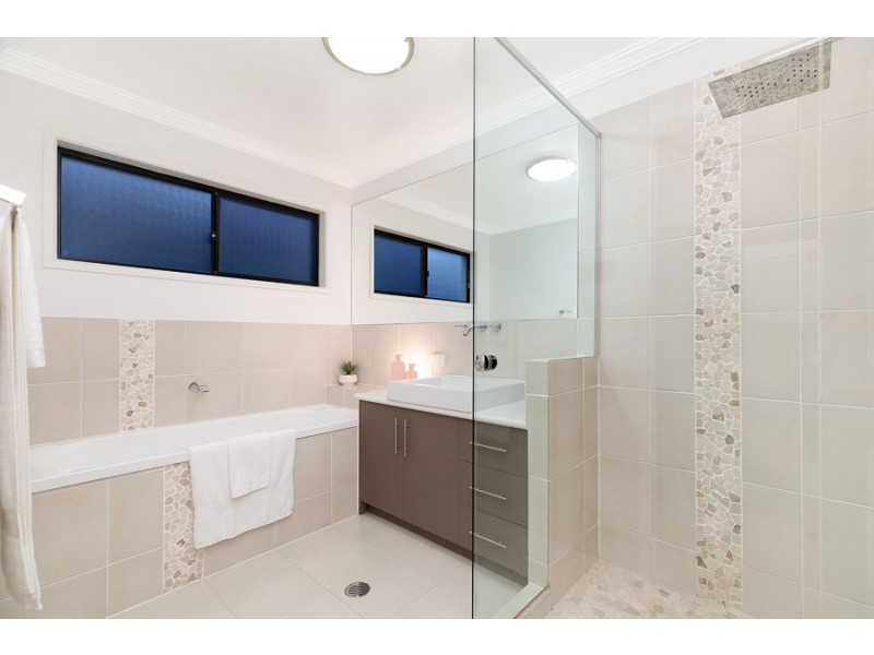 29 Warren Street, Wakerley QLD 4154