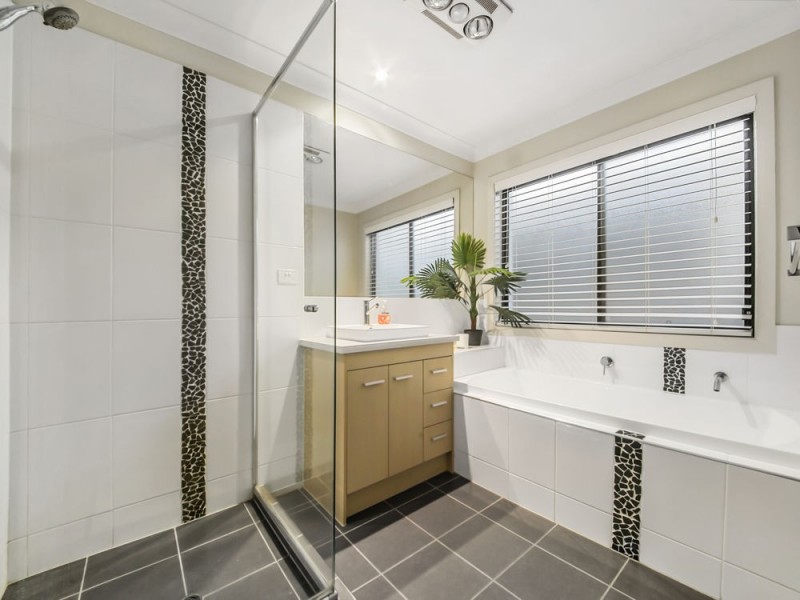 51 Doherty Place, Wakerley QLD 4154