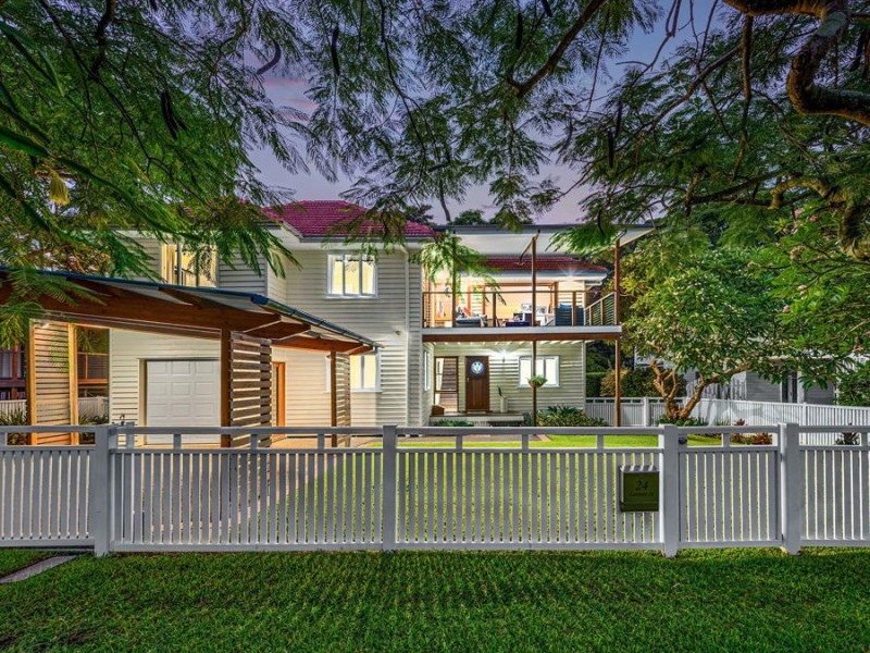 24 Latimer Street, Holland Park QLD 4121