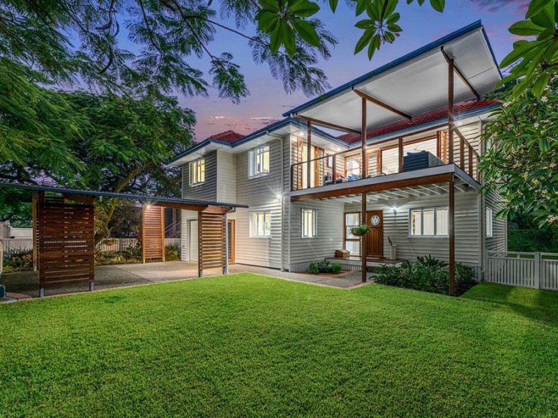 24 Latimer Street, Holland Park QLD 4121