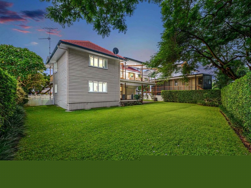 24 Latimer Street, Holland Park QLD 4121