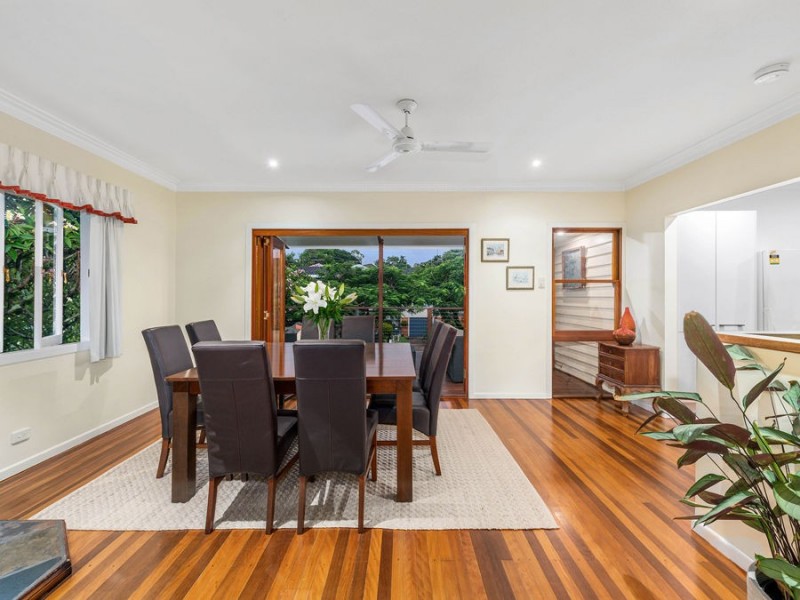 24 Latimer Street, Holland Park QLD 4121