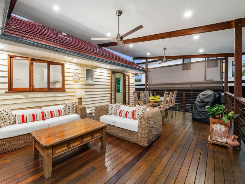 24 Latimer Street, Holland Park QLD 4121