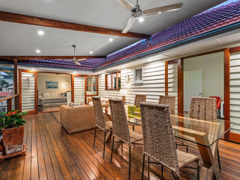 24 Latimer Street, Holland Park QLD 4121