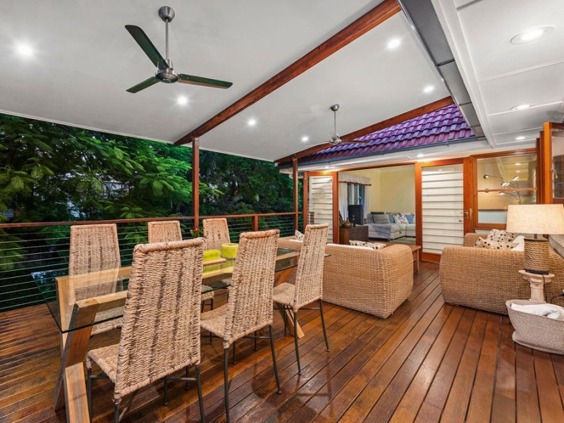 24 Latimer Street, Holland Park QLD 4121