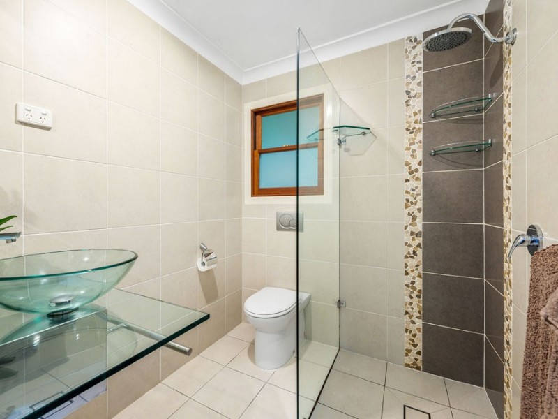 24 Latimer Street, Holland Park QLD 4121