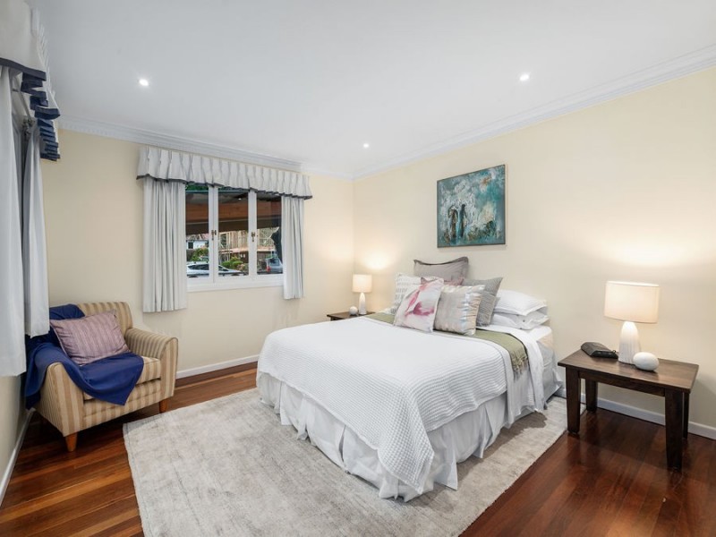 24 Latimer Street, Holland Park QLD 4121