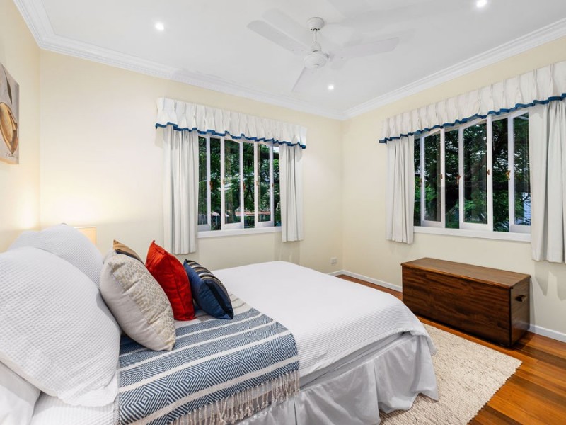 24 Latimer Street, Holland Park QLD 4121