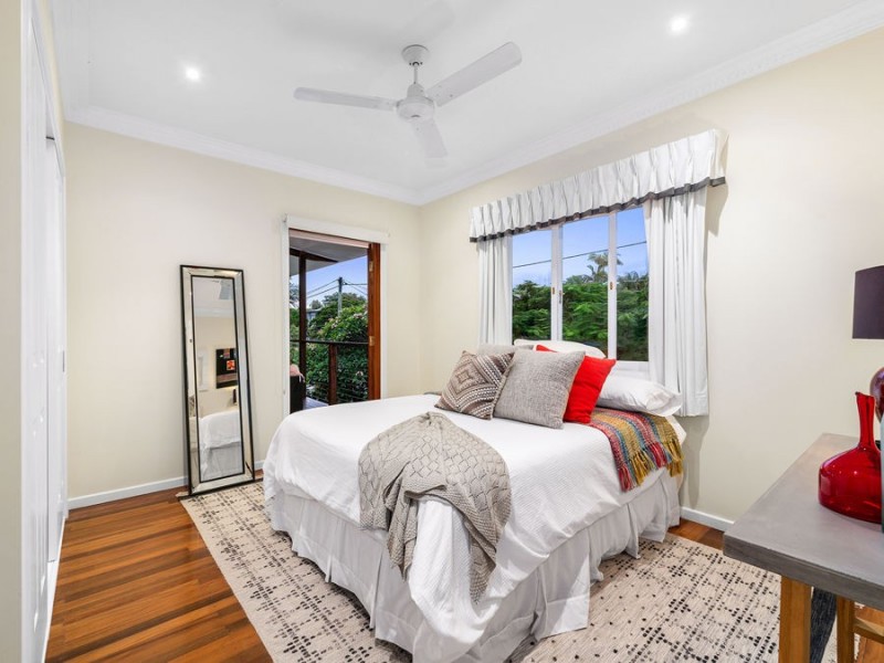 24 Latimer Street, Holland Park QLD 4121