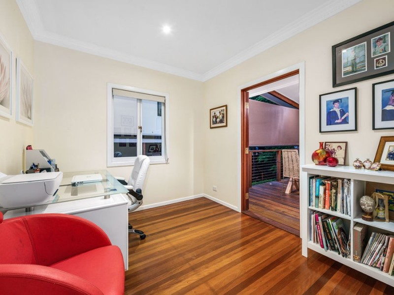 24 Latimer Street, Holland Park QLD 4121