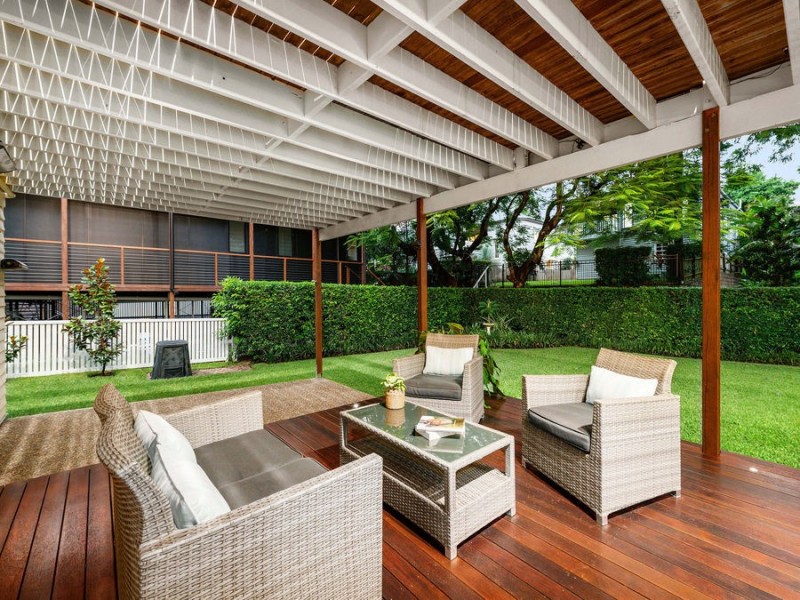 24 Latimer Street, Holland Park QLD 4121