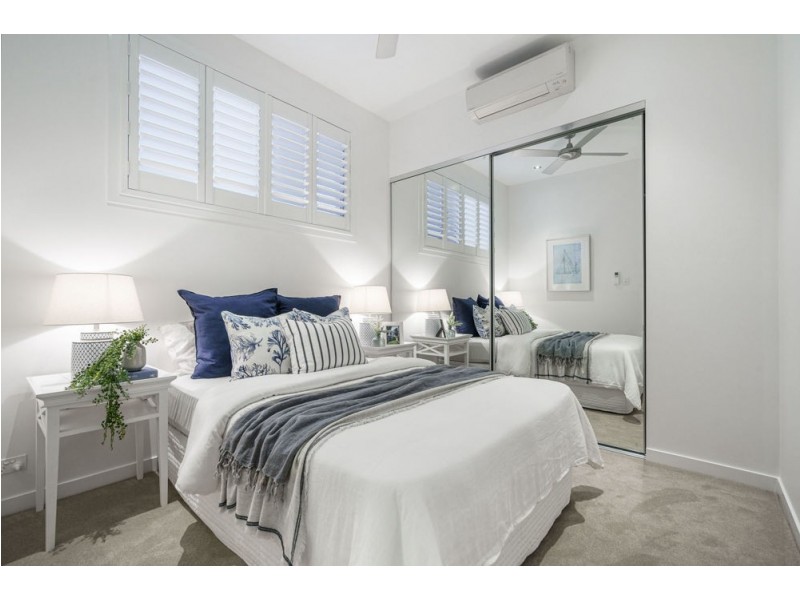 14 Pine Street, Wynnum QLD 4178