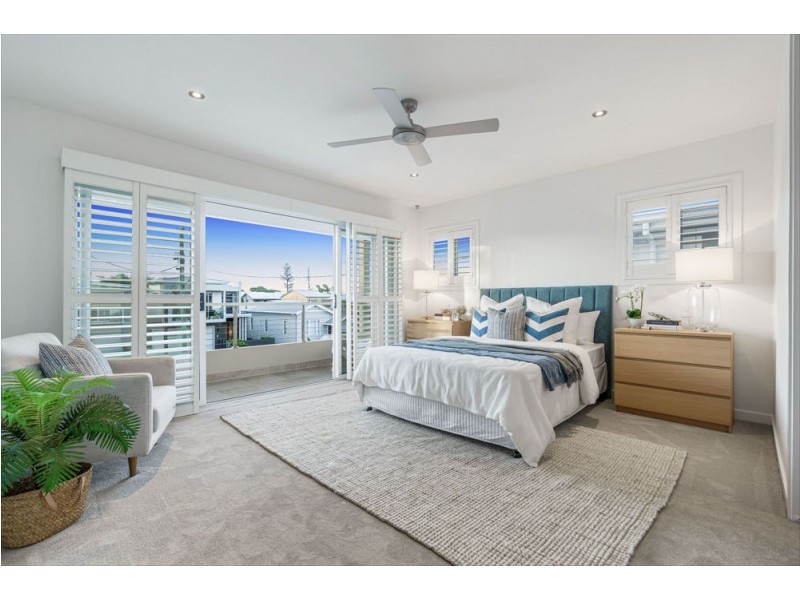 14 Pine Street, Wynnum QLD 4178