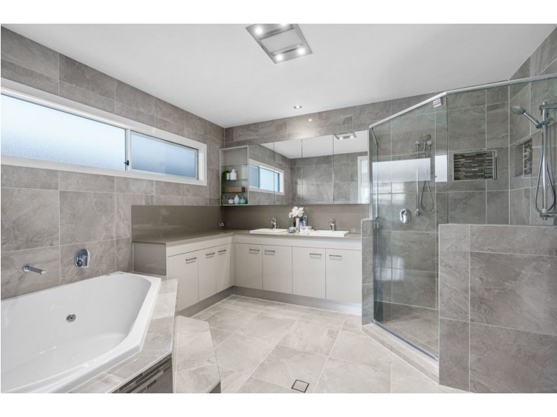 14 Pine Street, Wynnum QLD 4178