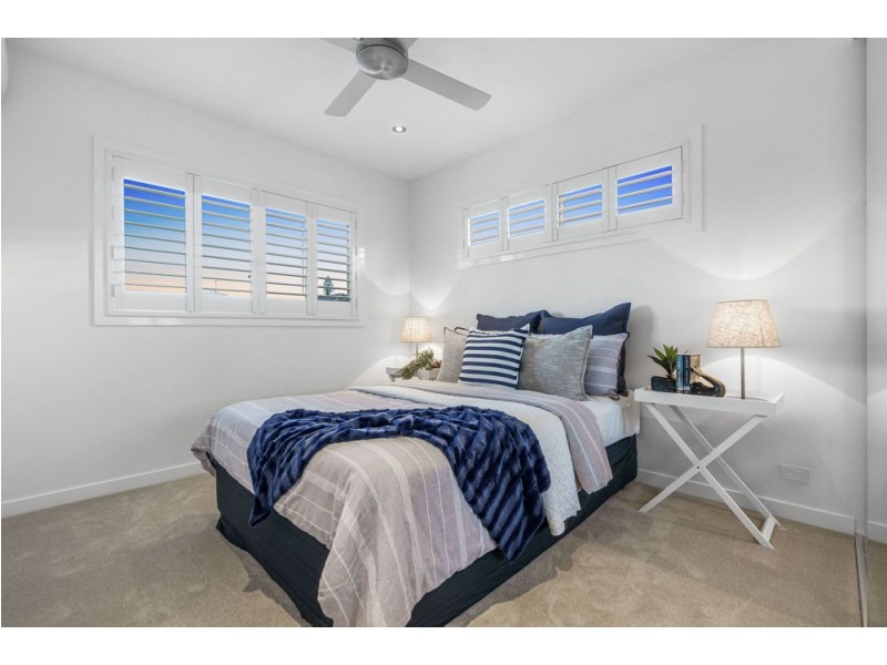 14 Pine Street, Wynnum QLD 4178