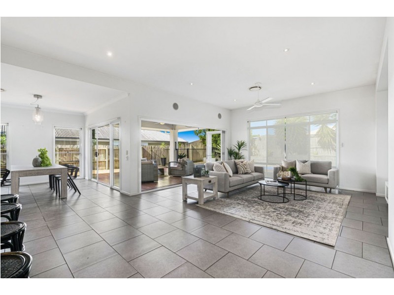 28 Senden Crescent, Manly West QLD 4179