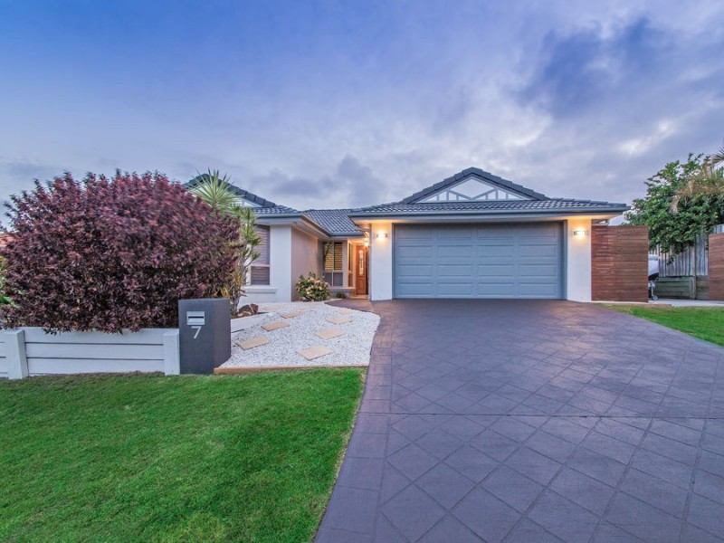 7 Joy Place, Wakerley QLD 4154