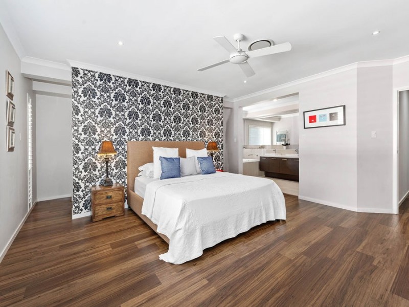 4 Brush Box Place, Wakerley QLD 4154