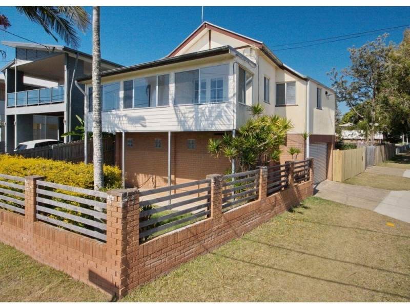807 Esplanade, Lota QLD 4179