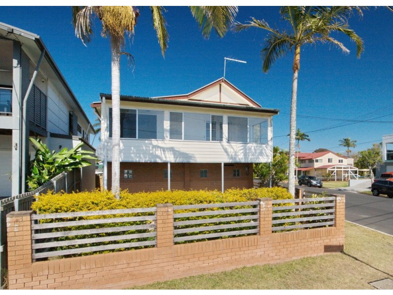 807 Esplanade, Lota QLD 4179