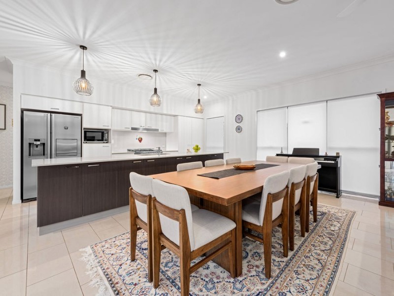 50 Margaret Crescent, Wakerley QLD 4154