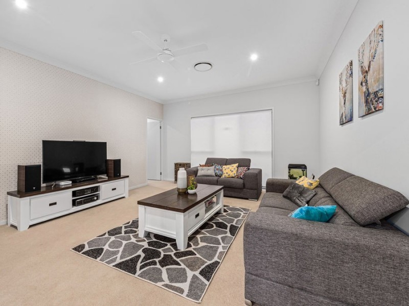 50 Margaret Crescent, Wakerley QLD 4154